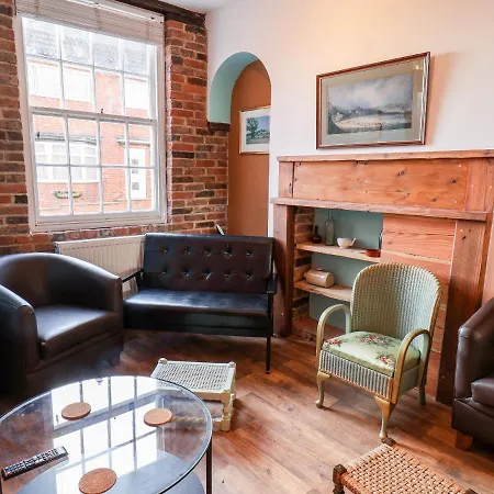 16 St Sepulchre Street * 스카버러