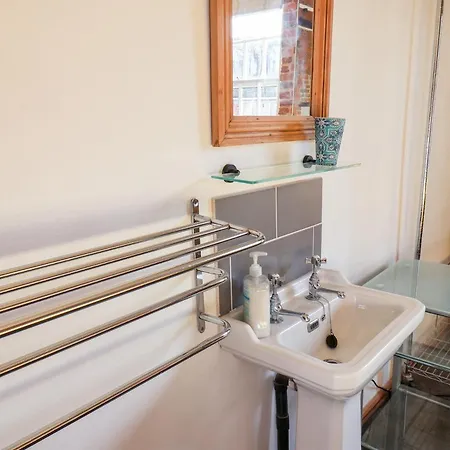 16 St Sepulchre Street