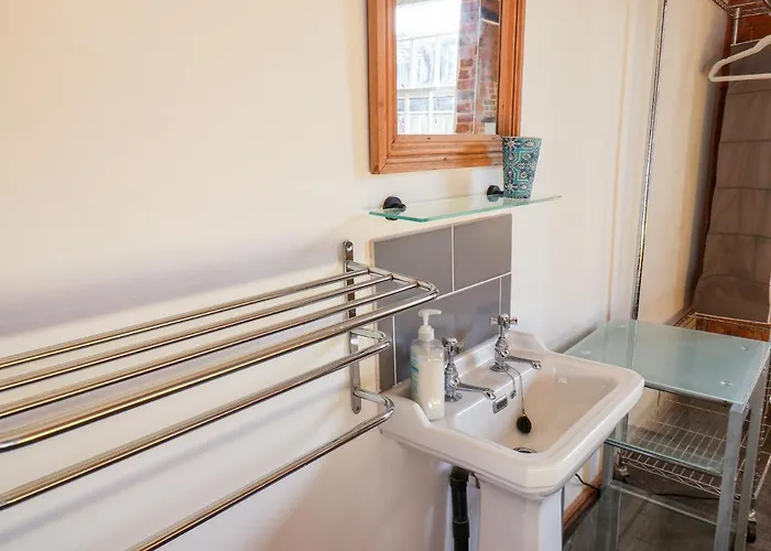 16 St Sepulchre Street