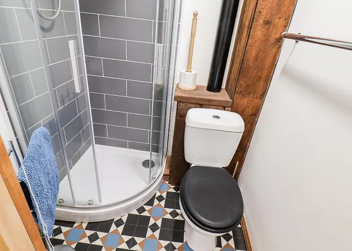 16 St Sepulchre Street *