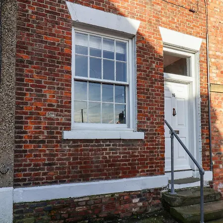 16 St Sepulchre Street