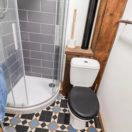 16 St Sepulchre Street *